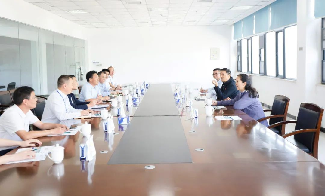 快樂(lè)過(guò)“雙節(jié)”，安全不放假｜河南農(nóng)投集團(tuán)黨委書(shū)記、董事長(zhǎng)李曉寰一行蒞臨花花牛乳業(yè)集團(tuán)開(kāi)展“雙節(jié)”安全生產(chǎn)大檢查活動(dòng)并慰問(wèn)一線職工、
