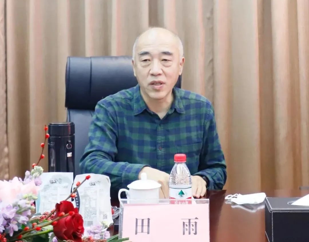 新年開(kāi)新局 合作促發(fā)展丨佳木斯市委常委、副市長(zhǎng)閆志剛一行蒞臨花花牛乳業(yè)集團(tuán)及佳田企業(yè)考察座談